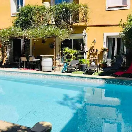 « cote Jardin » Central/piscine/jacuzzi/parking Carcassonne